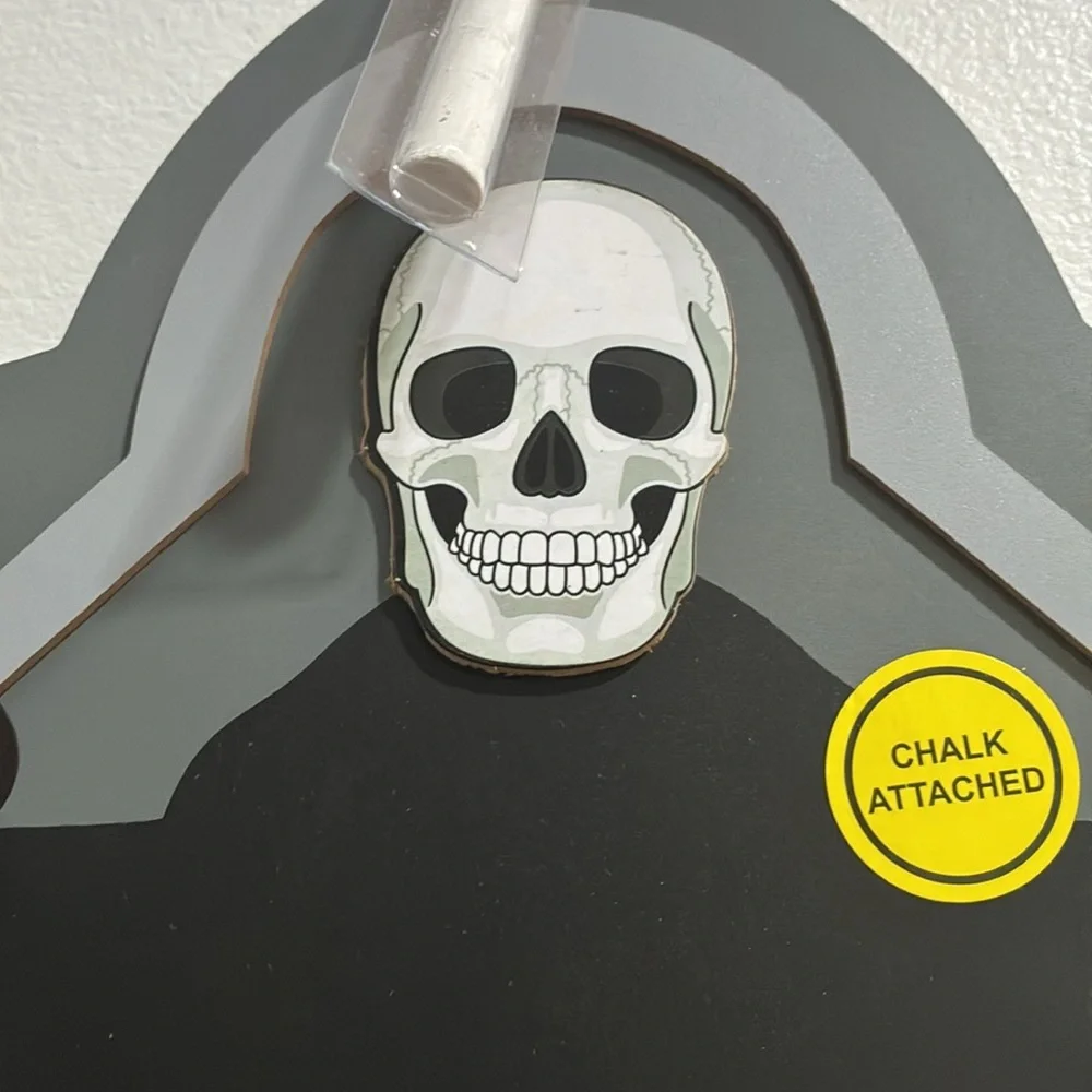 NWT- Skull- Tombstone/Crypt 🪦Design Wooden Hanging Chalkboard w/ Chalk